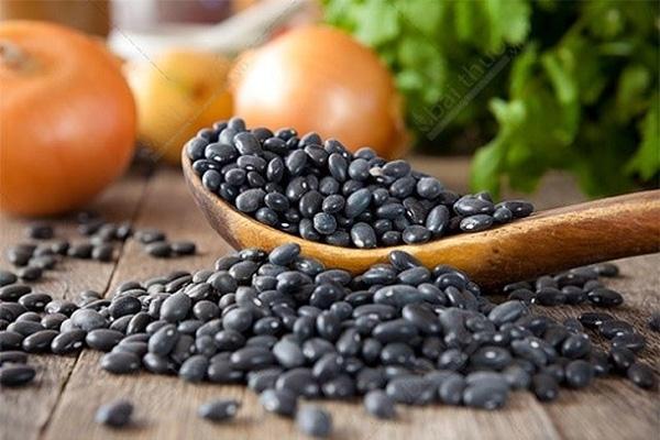 Đậu đen giúp cho mái tóc của bạn thêm phần óng mượt