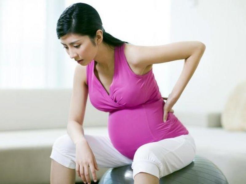 Càng gần cuối thai kỳ hiện tượng đau lưng ngày càng gia tăng