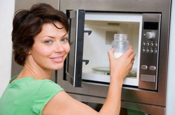 Để sữa nguội sau đó hâm nóng lại