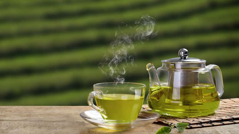 Nên uống trà vào buổi sáng