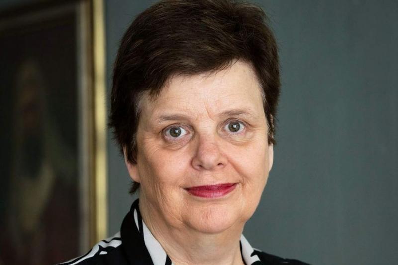 Debra Mullins