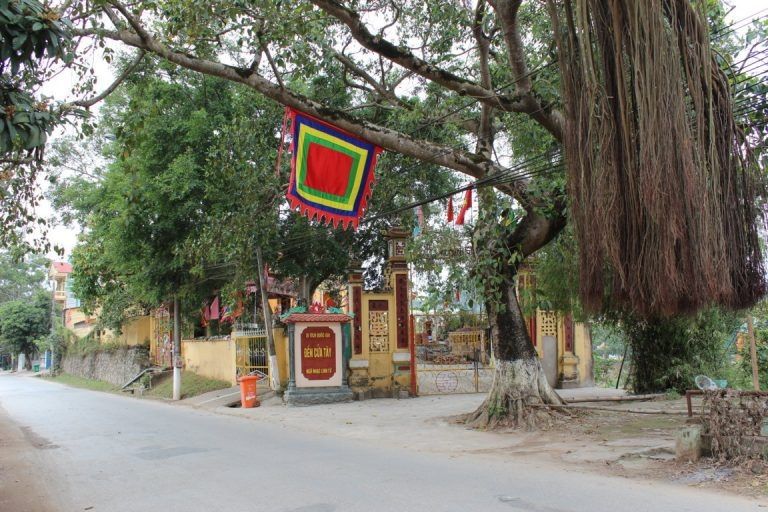 Đền Cửa Tây Lạng Sơn là một trong nhưng nơi thờ vọng Đức Thánh Trần