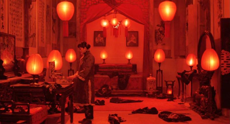 Đèn lồng đỏ treo cao 1991