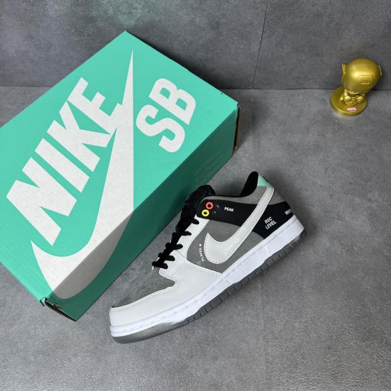 DENSneaker