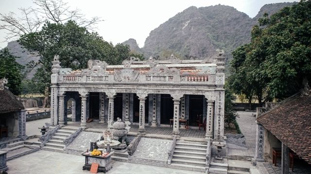 Chính điện đền Thái Vi
