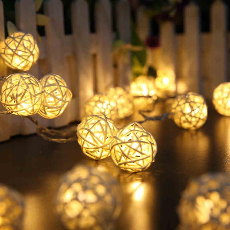 Một số hình ảnh về đèn trang trí quả mây