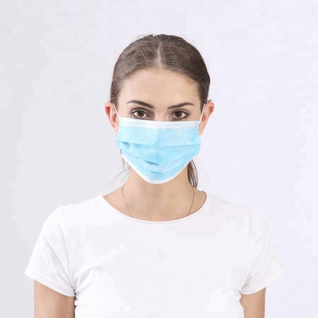 Đeo khẩu trang khi tiếp xúc với môi trường dễ bị dị ứng