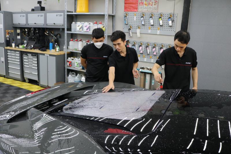 Detailing Vietnam