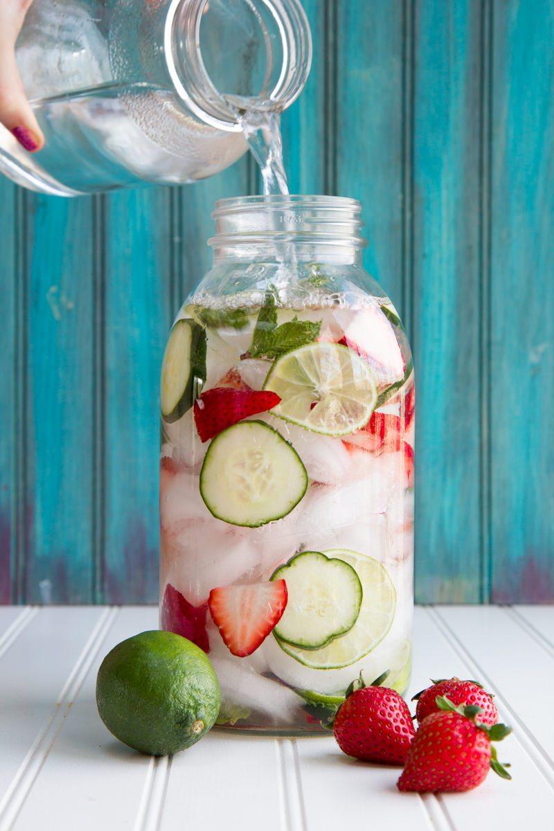 Detox dâu - dưa chuột