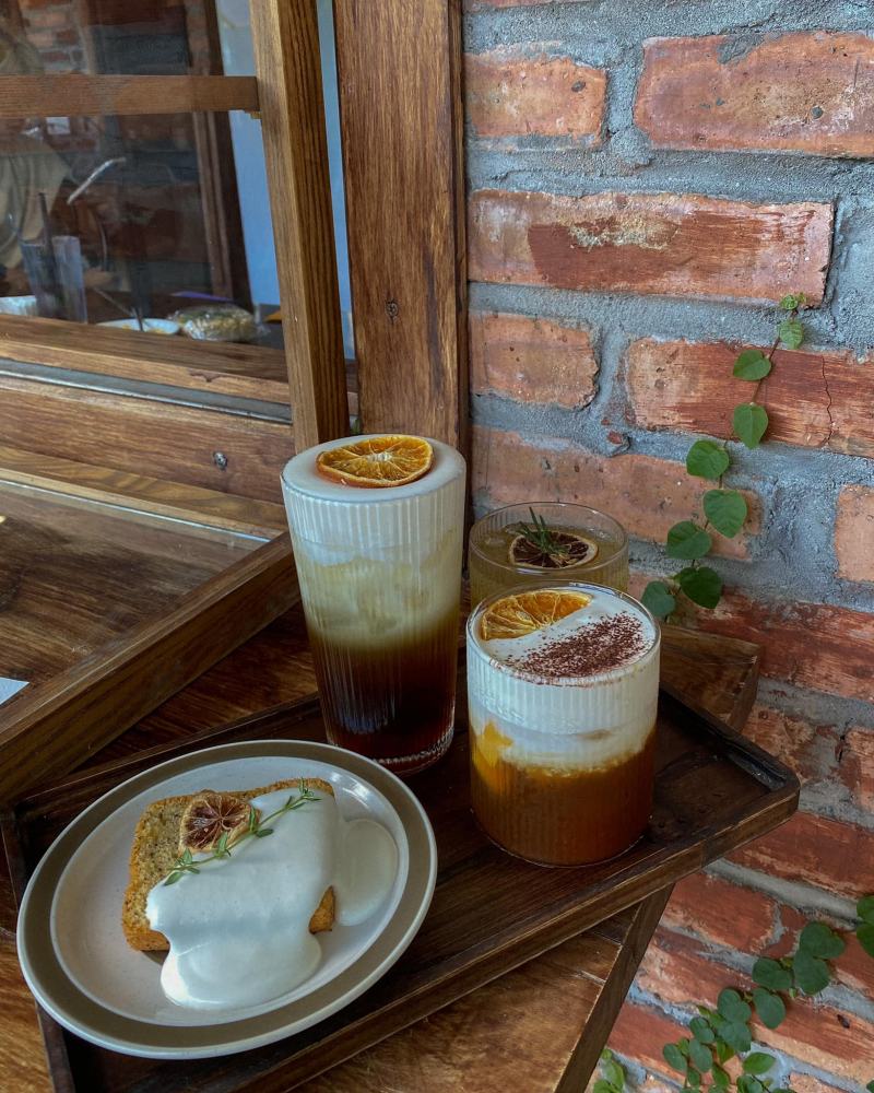 Đi-văng Coffee & Bistro