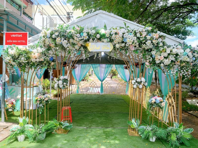 Dịch vụ trang trí tiệc cưới Anh Hoa