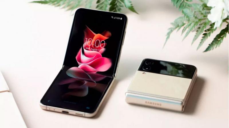 Điện thoại Samsung Galaxy Z Flip3 5G 256GB