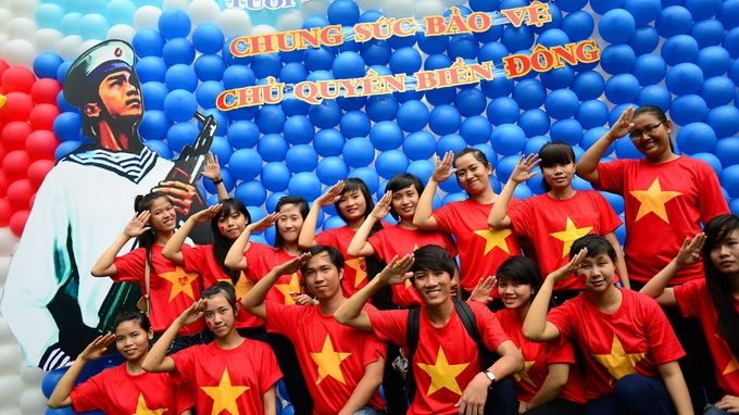 Các Đoàn viên trẻ chung sức bảo vệ biển đông