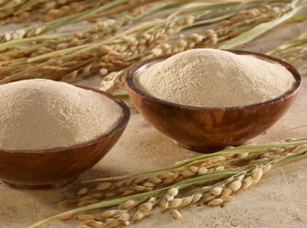 Chữa viêm lỗ chân lông bằng bột cám gạo
