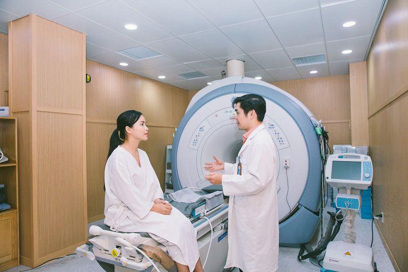 việc điều trị ung thư cổ tử cung càng ở giai đoạn sớm thì khả năng chữa khỏi càng cao.