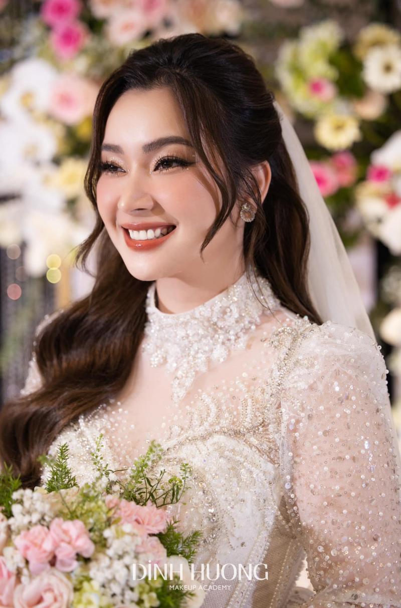 Đinh Hương Make Up - Academy