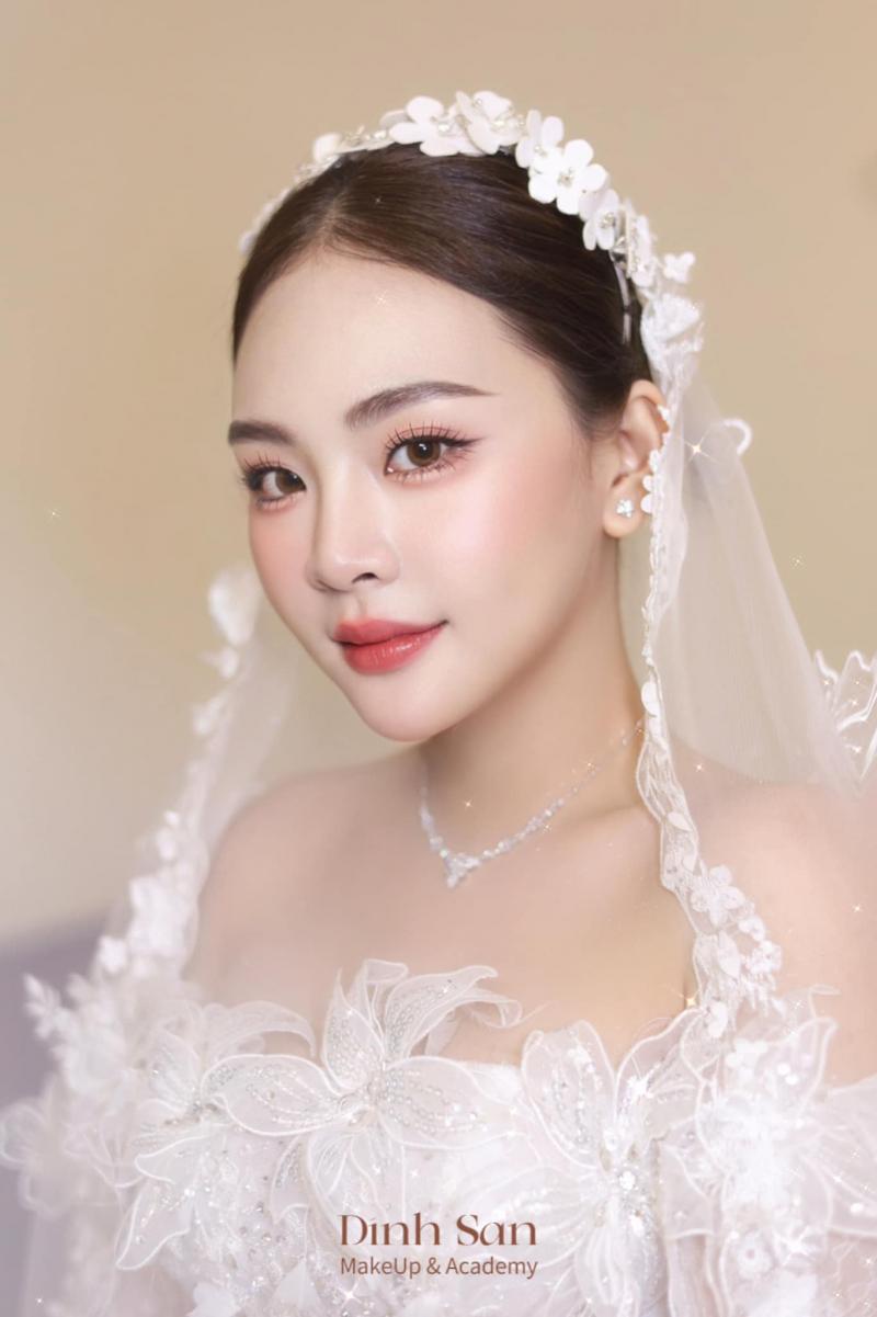 Đinh San Makeup