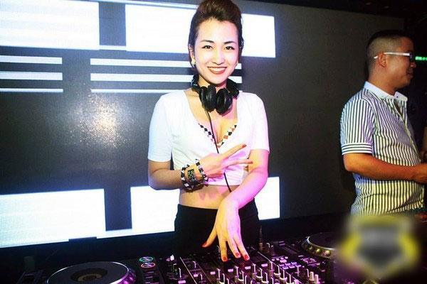 DJ Trang Moon
