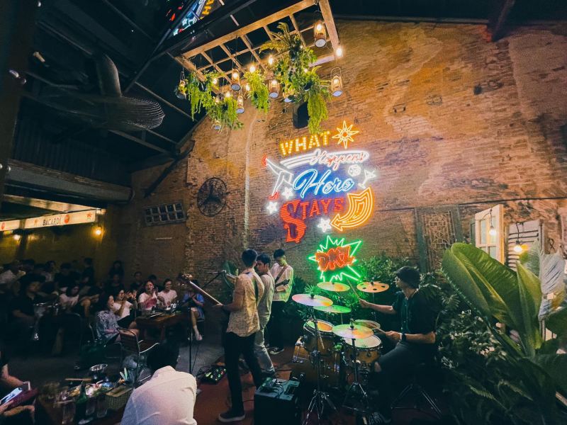 DMZ Coffee & Restaurant Huế