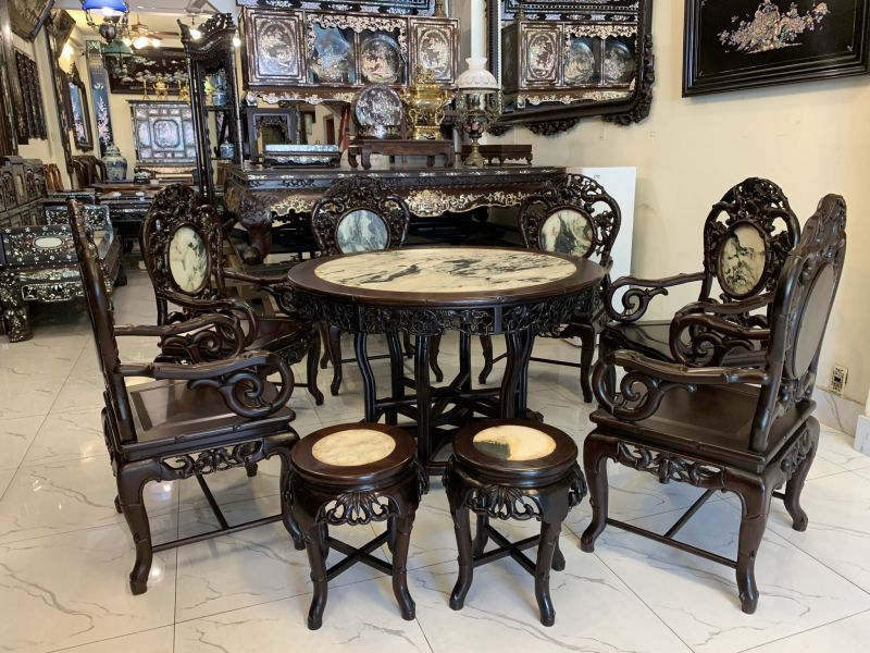 Đức Thiên là một trong các địa chỉ mua bán đồ cổ bằng đồng, các đồ đồng, bàn ghế phòng khách