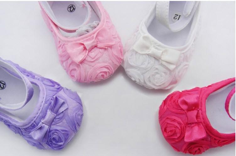 Chọn mua loại giày có đế chống trơn trượt nhé