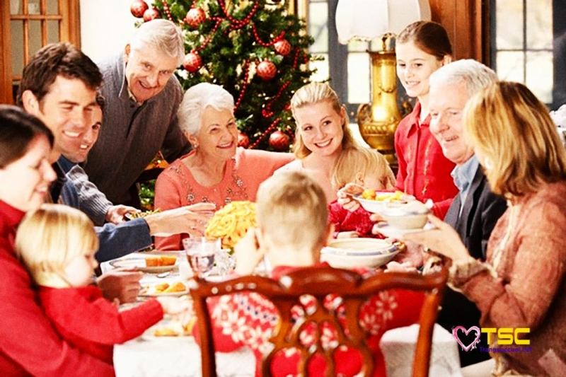 Tặng mẹ đồ nấu ăn hoặc nguyên liệu nấu ăn