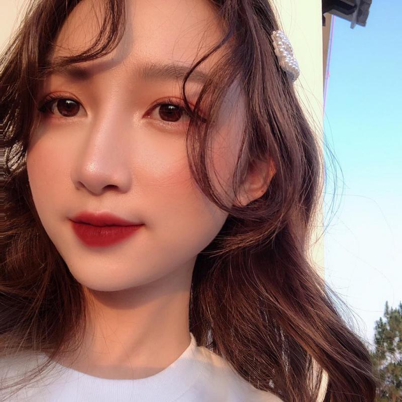 Son màu đỏ nâu là tone màu son hot hiện nay đối với nhiều chị em