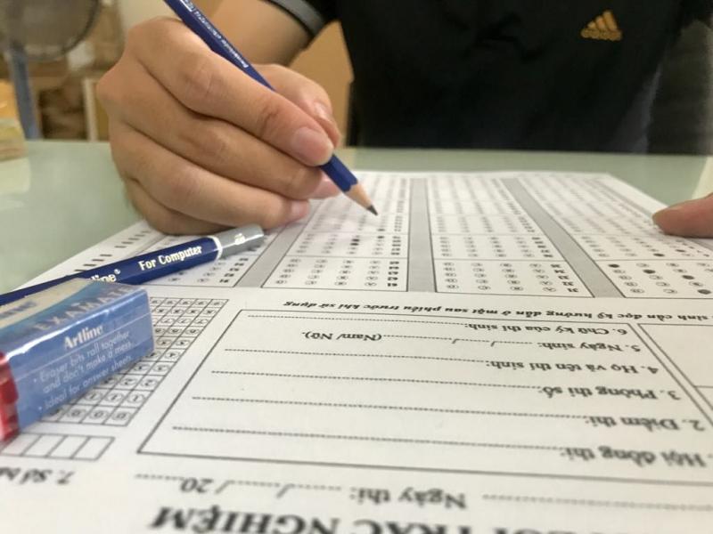Hãy tranh thủ thời gian này để lướt nhanh qua một lượt đề thi.