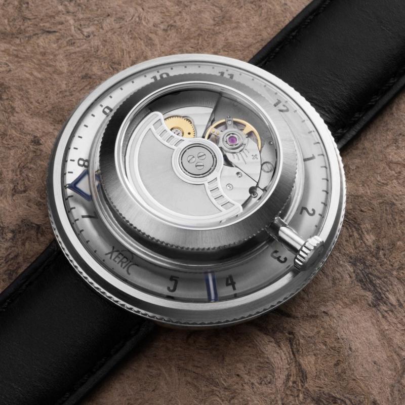 Đồng hồ  Xeric Inverto có chuyển động ngược