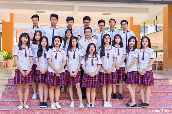 Đồng phục học sinh cấp 2