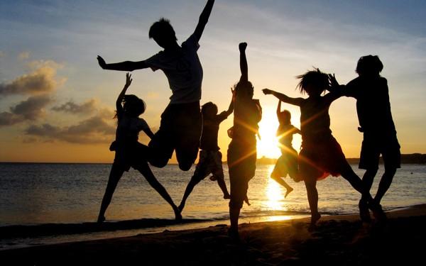 Làm trò hề trước mặt nhau