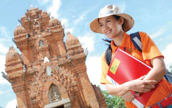 Hướng dẫn viên du lịch là ngành nghề thỏa mãn sở thích du lịch của rất nhiều bạn trẻ