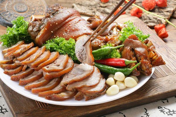 Đùi lợn rang muối