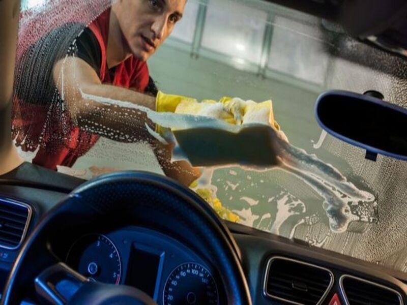 Dùng bọt cạo râu, chất phụ gia chống bám hơi nước