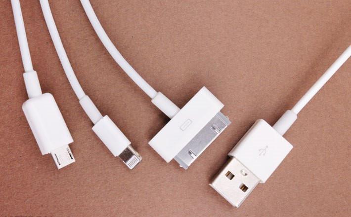 Dùng chung bộ sạc, và các bộ sạc kém chất lượng