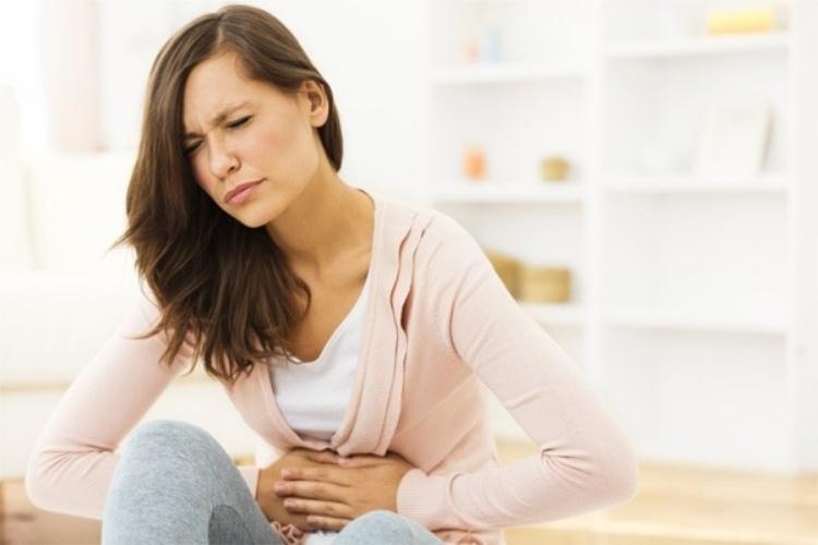 Đại tiện ra máu có thể là biểu hiện của bệnh nặng.