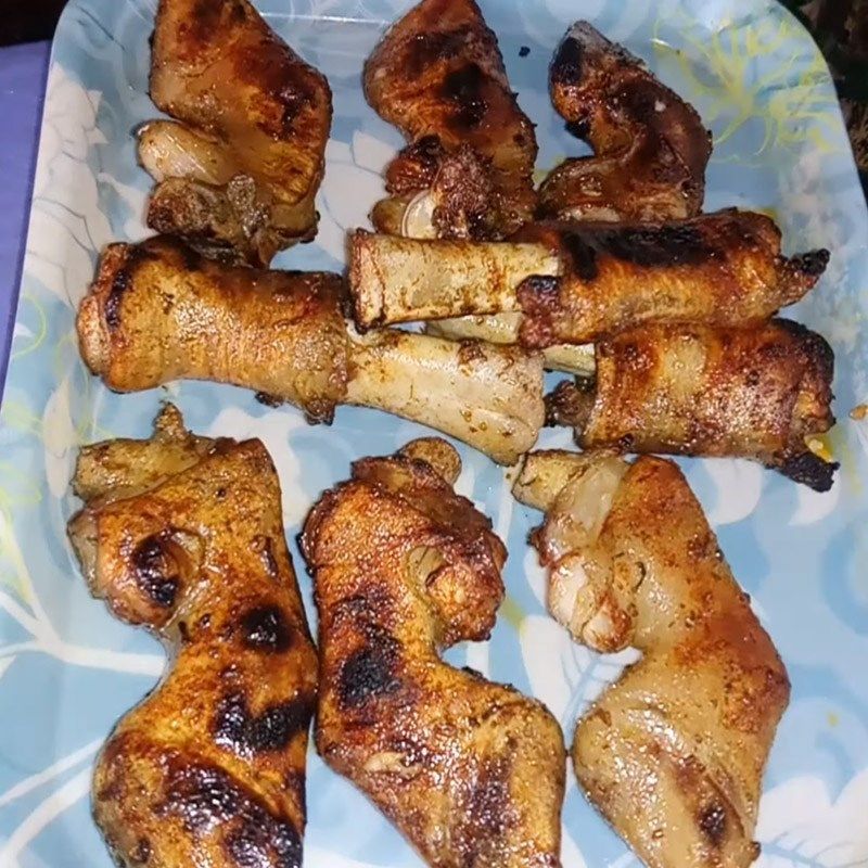 Dựng dê nướng muối ớt sa tế