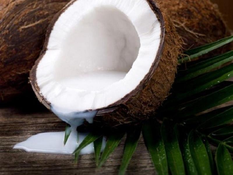 Dừa ngoài làm đẹp còn chữa hắc lào rất tốt