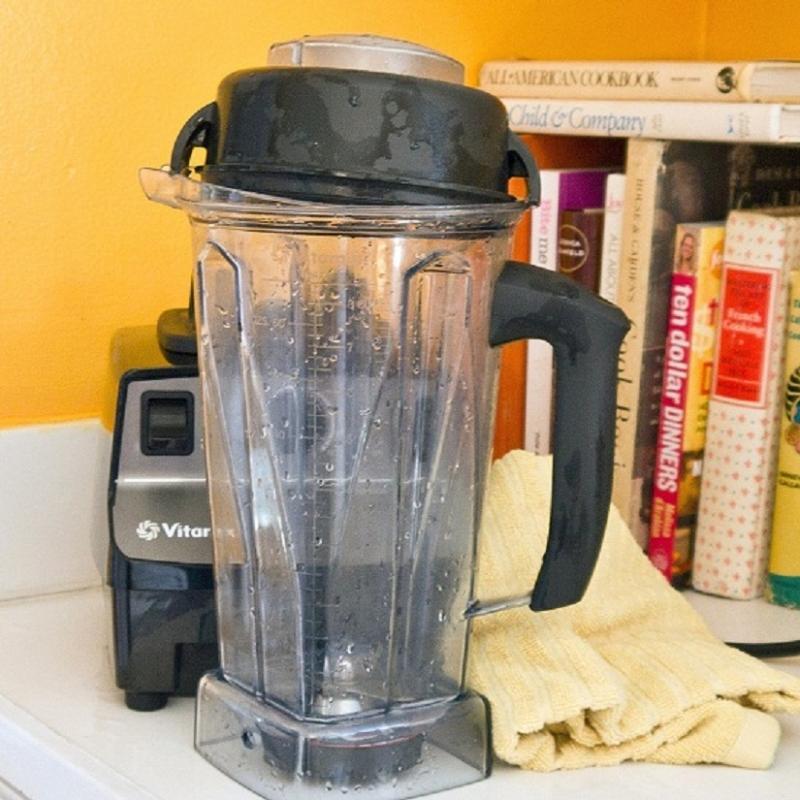 Không nên rửa cối xay bằng nước nóng
