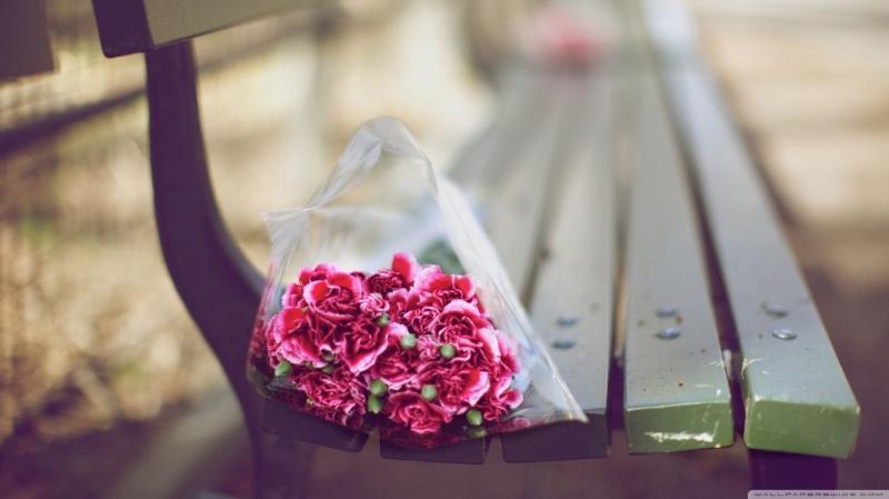 Tặng hoa là một việc làm tưởng như nhỏ nhặt nhưng vô cùng quan trọng