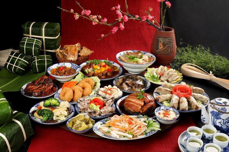 Được ăn món truyền thống ngày tết