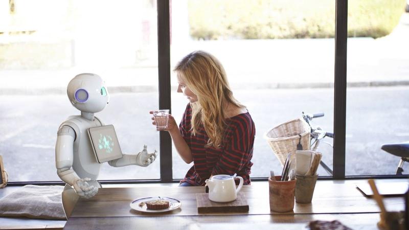 Robot dược sĩ trong năm 2021