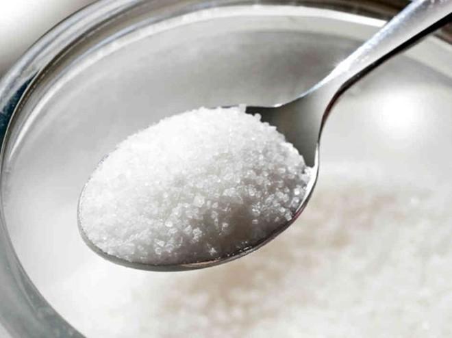 Đường kết hợp với mật ong là hỗn hợp tẩy tế bào chết cực tốt.