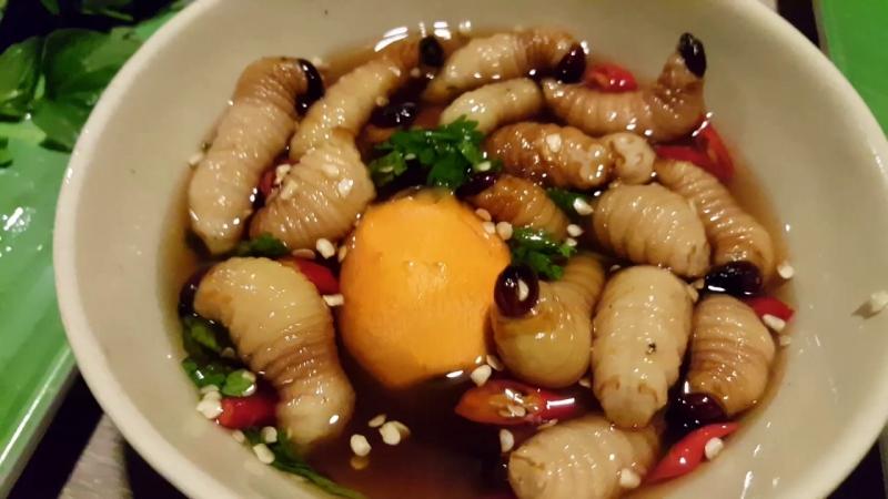 Đuông dừa tắm mắm - món ăn kén người thưởng thức