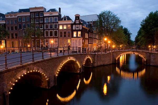 Đường ven kênh Brouwersgracht (Hà Lan)