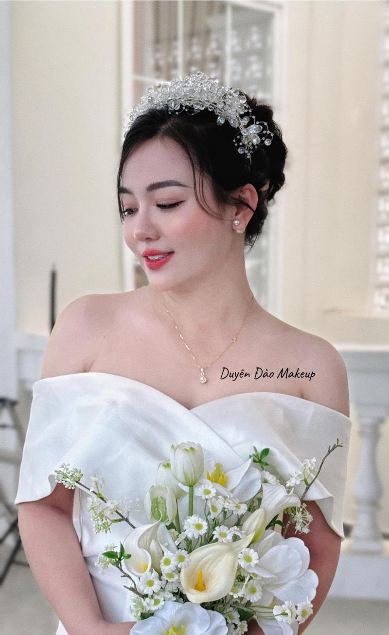 Duyên Đào Make Up