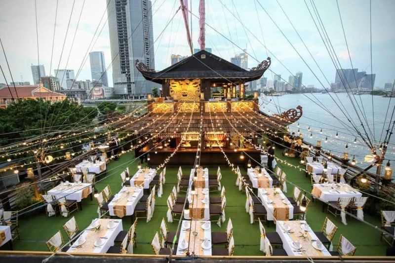 Elisa Floating Restaurant