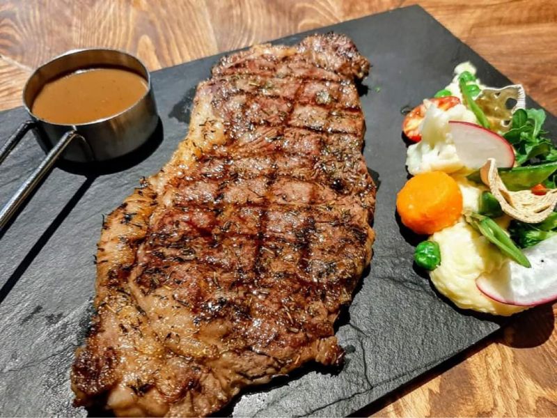 EMM’s French Bistro - Đỗ Quang