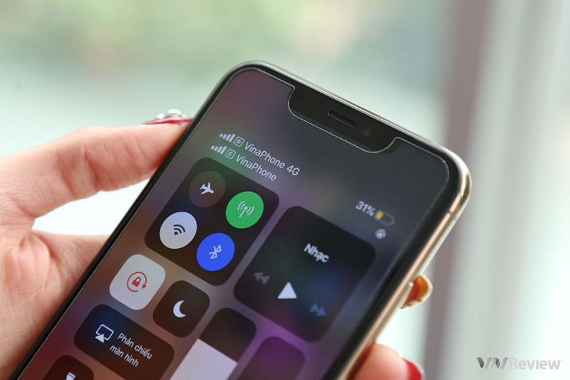 Cách eSIM hoạt động trên iPhone XS & XS Max của Apple