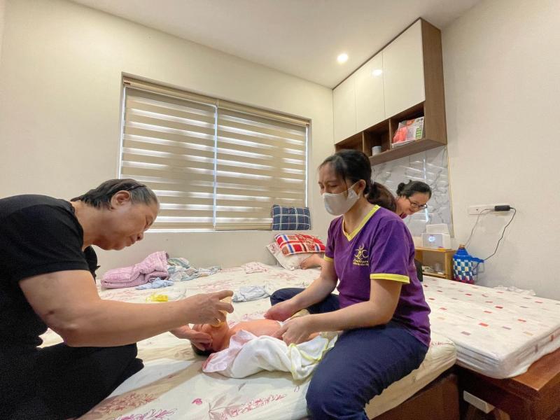 EvaCare - Dịch vụ chăm sóc mẹ và bé tại nhà